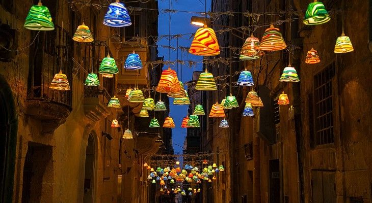 Malta meşhur mdina camı el yapımı hediyelikler ve telkari